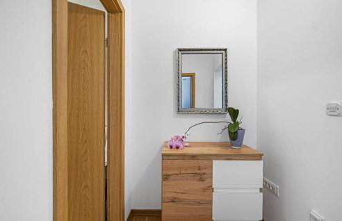 3 Bedroom Lovely Apartment In Sibenik - Photo 20