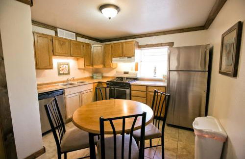 7 Bedroom on the Side of Pikes Peak on a Mountain Stream - Foto 32