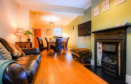 Premium Family Home with PS5 Console and Private Garden - Foto 12