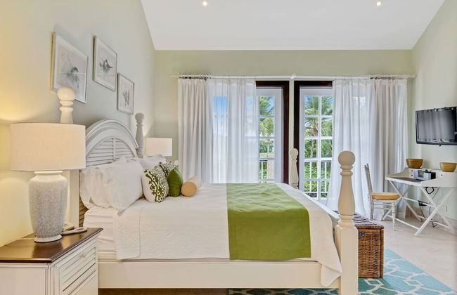 Sophisticated Villas With Private Pools and Staff - Foto 28