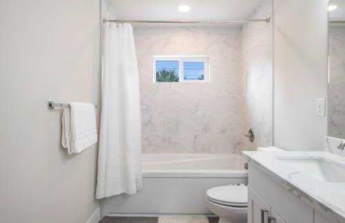 Perch - Modern Seattle Retreat w/ AC, Garage & Decks - Foto 36