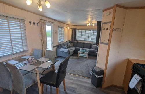 Beach House - Dog Friendly Anderby Creek - Photo 4