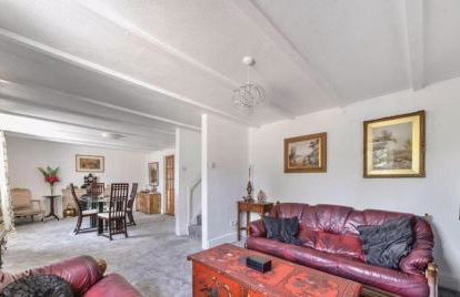 4 Bed-2 Bath-Bar-Pool Table-Library- Xmas venue - Photo 32