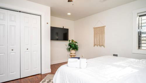 Cozy Bohemian 2 bed 1 Bath in Decatur - Foto 5, wardrobe