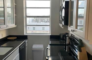 TROPICAL HAVEN POOL & 2BLOCKS TO BEACh - Foto 22