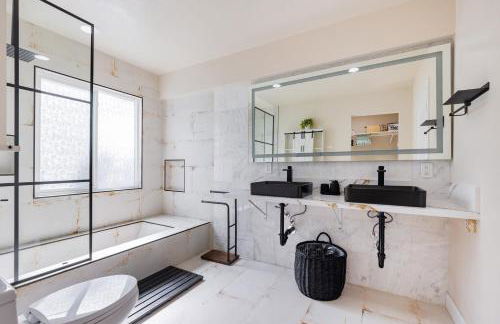 Walk to Beach! Patio, Rooftop, Yard, BBQ! Downtown Huntington - Photo 24