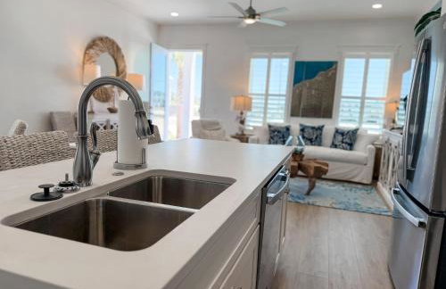 Serenity by the Sea St George Island Pool Home - Foto 16