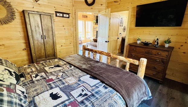 A Tyme To Chill 2 Bedroom Cabin by RedAwning - Foto 3, Habitación