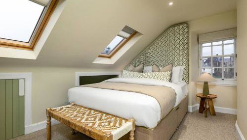 3-Bed Georgian Townhouse Next to Wellbeing Clinic - Photo 4