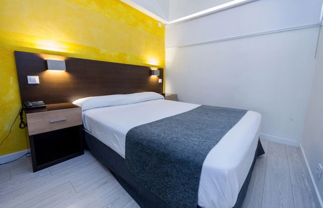 Apartamentos Recoletos - Photo 23