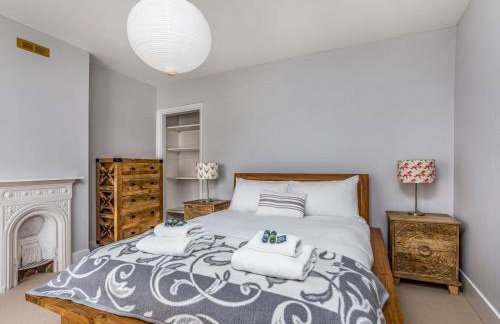 Delightful 2 Bed House a Stones Throw From Beach - Pass the Keys - Photo 35