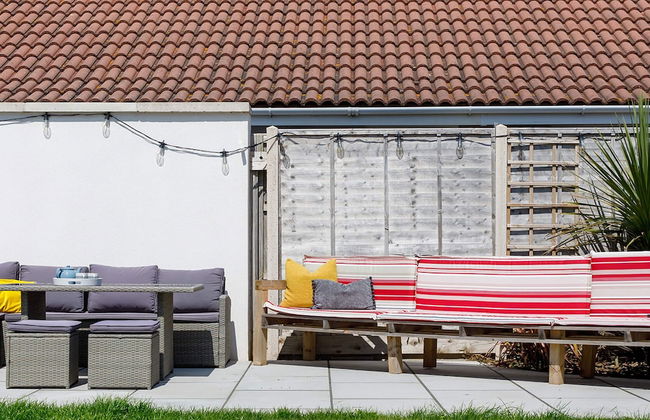 Delightful Seaside Hideaway 5 Mins to Beach - Photo 39