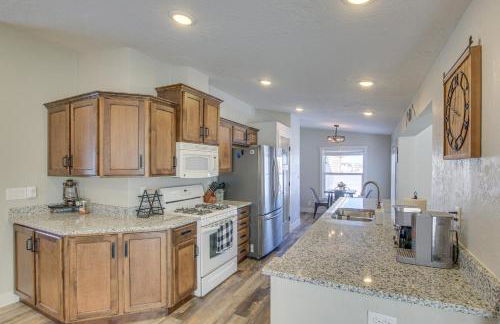 Modern Bloomington Home about 10 Mi to Bear Lake! - Foto 7