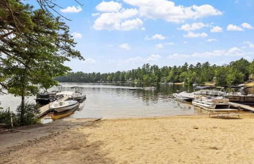 Lake Escape Family & Pet Friendly with Dock Access - Photo 2