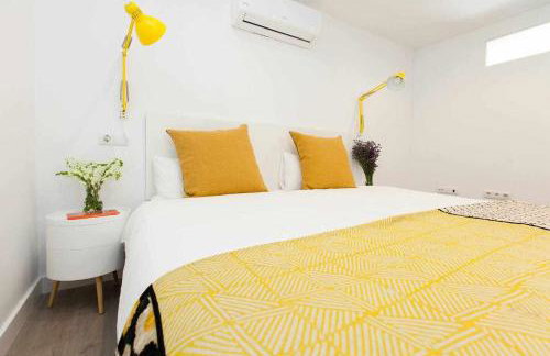 ISG Apartments Downtown family haven Free parking spot - Foto 15