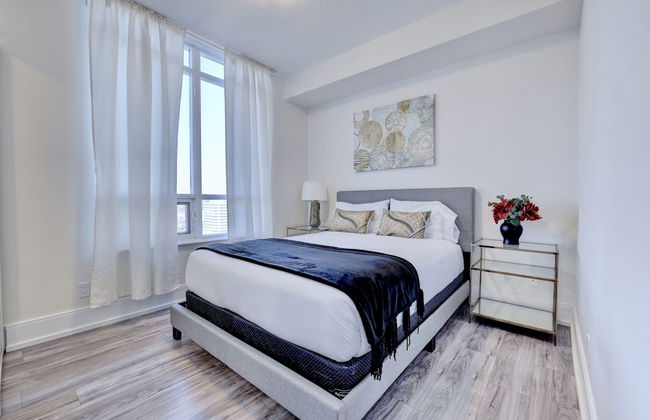 Grand Royal Condos -Mississauga SQ One - Photo 6