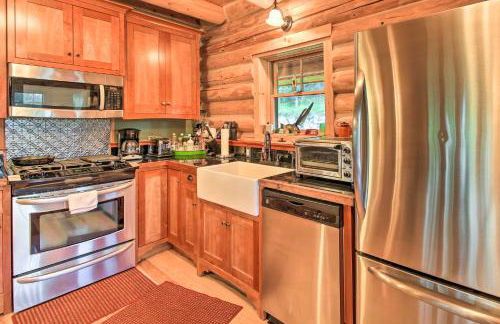 Waterfront Log Home with 95 Acres on Yaak River - Foto 8