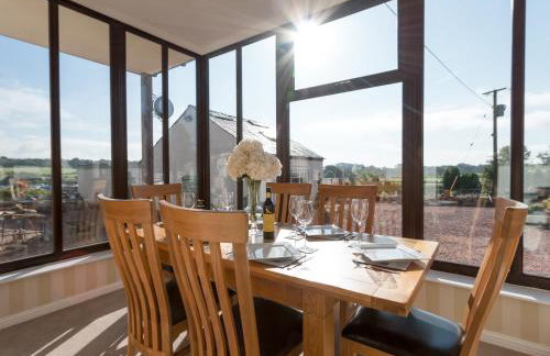 Hillend Farm House - Photo 8