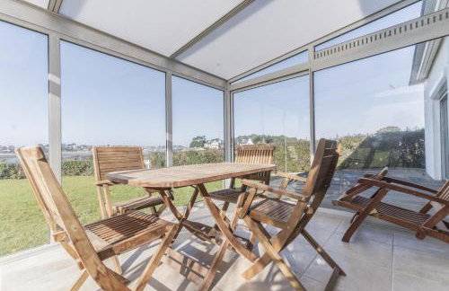 Jolie maison et sa véranda pour de belles vacances - Photo 1