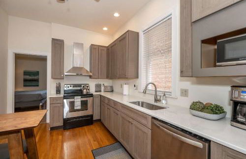 Cityscape Escape - Local Eateries - Foto 6