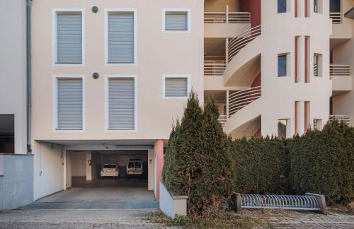 Alpenvilla Large Family Apartment - by Familiaris- Pools 500 meters - Foto 24