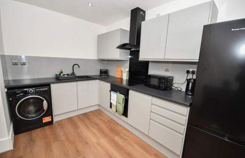 Modern 1 Bedroom Apartment in Morley with Parking - Foto 33