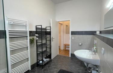 LUCKY STAYS LS07 - Vollausstattung - Zentrum - Aufzug - große Küche - 2 Zimmer - Smart-TV - Foto 28