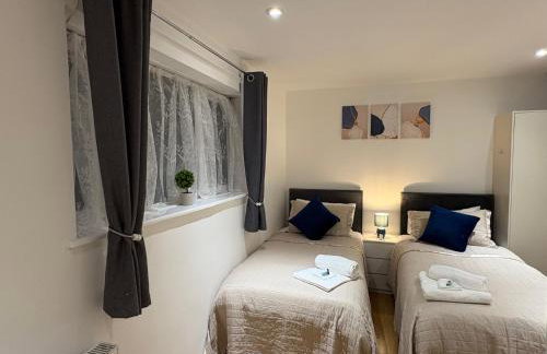 Modern & Spacious 3BR House Bracknell - Berkshire - Photo 54