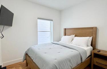 Elegant Retreat Near EWR n NYC - Photo 4