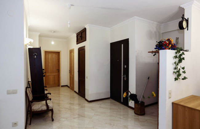 3 Bedroom Apartment near Vake Park - Photo 37