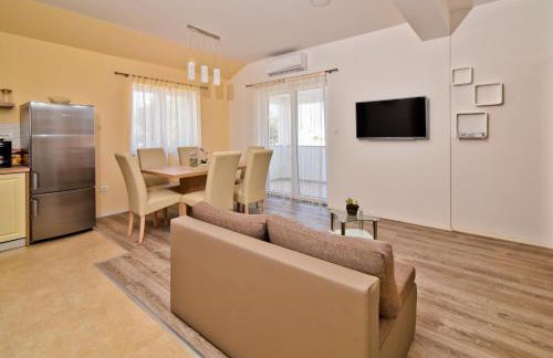 Apartments Mica - Photo 1