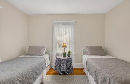 Charming New England Home in West Hartford Center - Foto 29