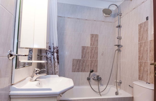 Vironas Delight 1Bd Apt w Lovely Balcony - Foto 14