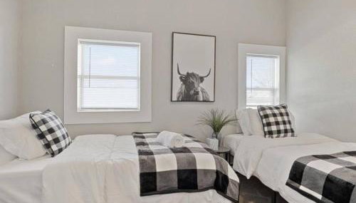 King Bed-Sleep 8-Baby-Fireplace-Laundry - Foto 5