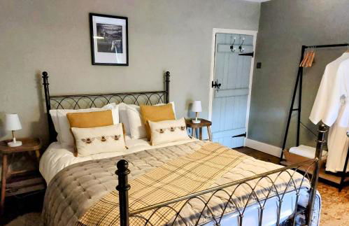 Sett Cottage, Hayfield - Photo 15