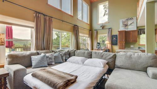 Hot Tub and Fire Pit! Lake-View Home in Blue Eye - Foto 5