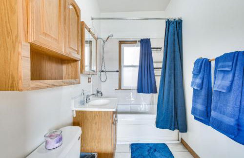 Pet Friendly 8 Mi to Chicago - Fenced Backyard! - Foto 14