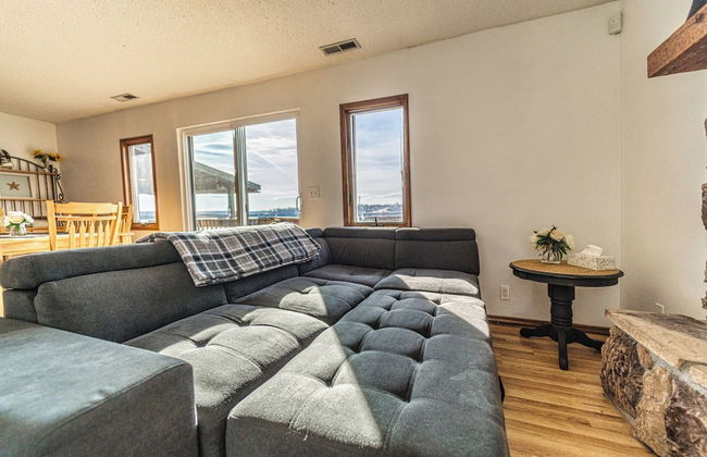 Redbud Retreat Amenity-filled Waterfront Home! - Photo 20