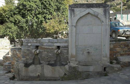 Traditional house inside Filoti, Naxos - Foto 58