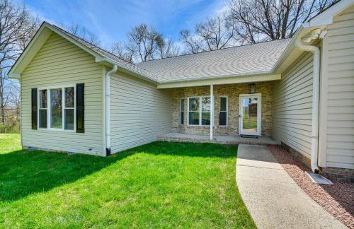 Bright and Elegant Home in High Point with Deck! - Foto 34