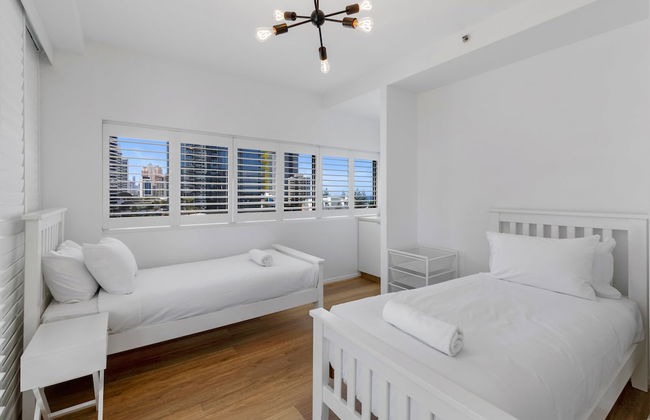 Ultra Broadbeach - Photo 32