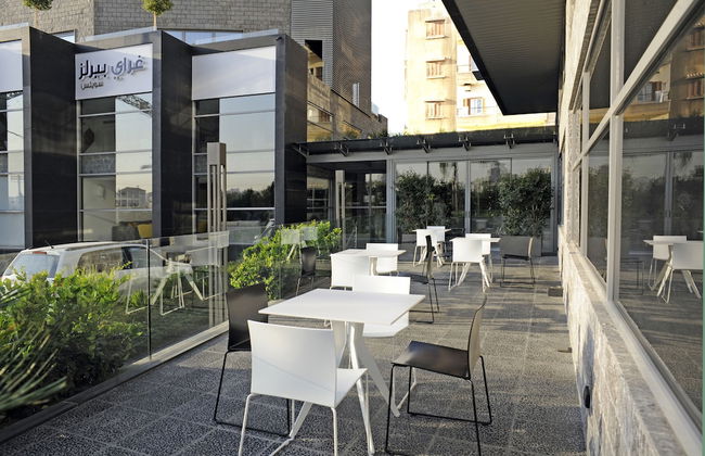 Grey Pearls Suites - Photo 48