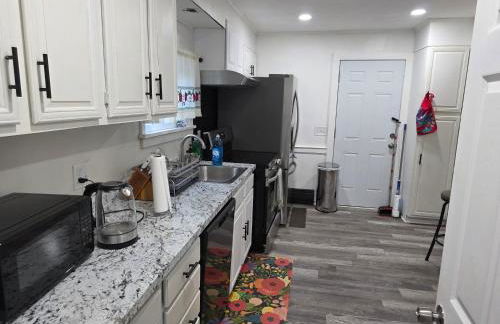 Charming 3 bedroom 2 bath home in Bloomfield with wishing well - Foto 47