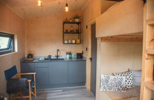 Luxury Glamping Cabin with Outdoor Bath on Cornish Meadow - Photo 44