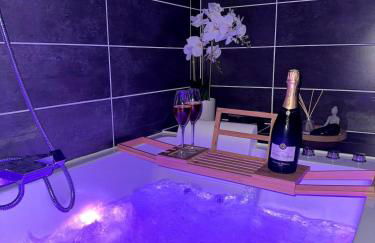 Sakura Suite - Jacuzzi and Cinema - Foto 8