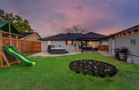 5-BD 2-BA Tranquil Retreat ft Jacuzzi & Playground - Foto 31