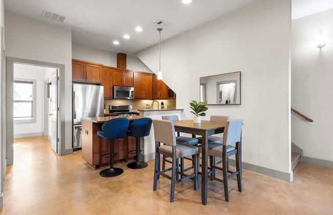 Chic & Homey 3BR Close to Downtown - Photo 20