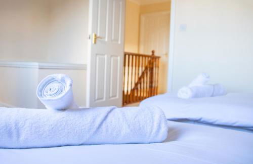 4x Bed Elegant Home with Parking - Photo 25