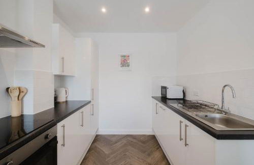 Modern and Comfortable Home away from Home - Photo 10