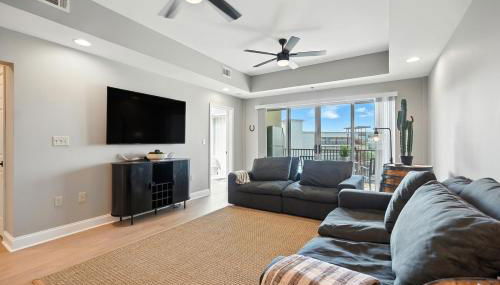New 2 Bed 2 Bath Condo with Pool at BMS - Foto 3